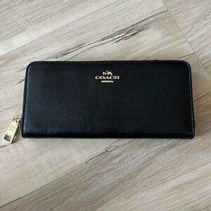 Coach wallet new no tags